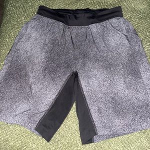 Lululemon mens gray shorts in M